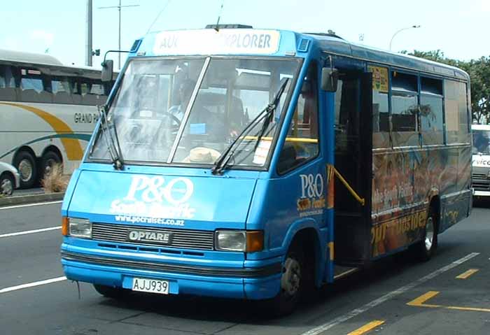 Auckland Explorer Optare MetroRider AIJ939